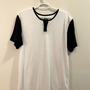 NEW! Men’s Medium Ripzone Button T-Shirt